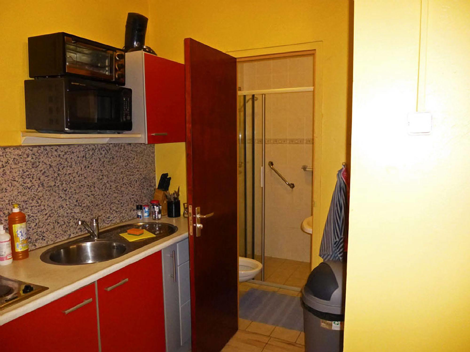Kekemba Apartments 파라마리보 외부 사진